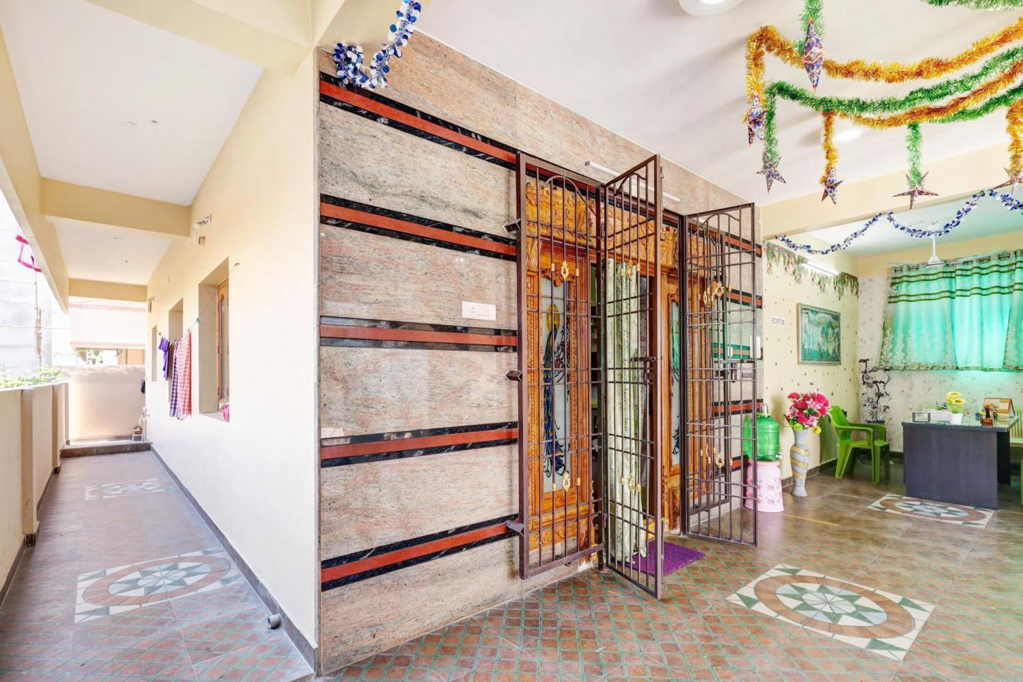 Sri Sakthi Home Stay - Beyond The Expectations- 10 To 15 Minutes Drive From Railway Station And Bus Station Tirupati Extérieur photo